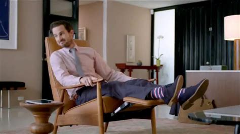 Radio Shack TV Spot, 'Recliner' featuring Kevin Thoms