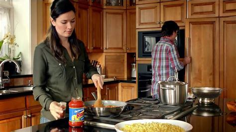Ragu Chili Mac TV Commercial featuring Shannon St. Ambrose