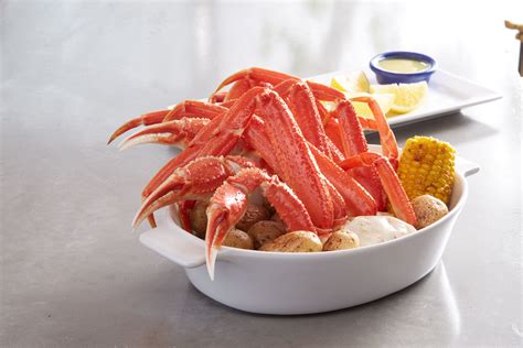 Red Lobster Alaska Bairdi Crab Legs Dinner logo