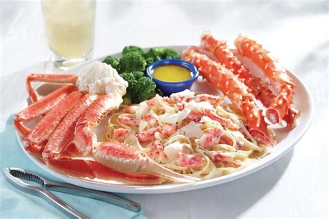 Red Lobster Southern King Crab Legs Dinner logo