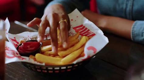 Red Robin TV Spot, 'We'll Always Give You Something to Smile About' featuring Amy Argyle