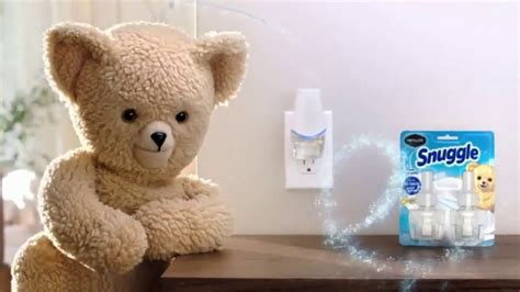 Renuzit Snuggle Air Fresheners TV Spot, 'Invitados' created for Renuzit