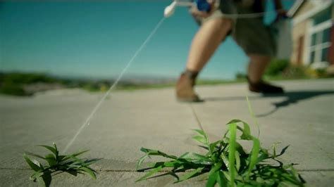 Roundup Weed & Grass Killer TV Spot, 'Sharp Shooter'