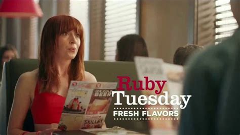 Ruby Tuesday Garden Bar and Grill TV Spot, 'Fresh Flavors' featuring Luna Bella