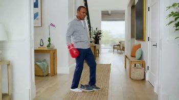 SKECHERS Hands Free Slip-ins TV Spot, 'Boxing Gloves' Featuring Sugar Ray Leonard