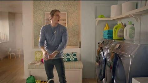 Samsung AddWash TV Spot, 'Roll Over' Featuring Kristen Bell, Dax Shepard created for Samsung Home Appliances