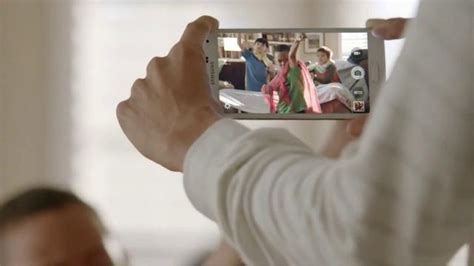 Samsung Galaxy S5 TV Spot, 'Everyday Better' featuring Mechad Clark