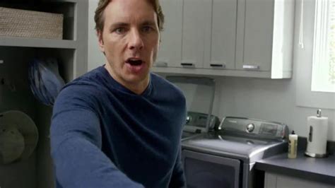 Samsung Washer with Activewash TV Spot, 'Tackles All Your Laundry Needs' featuring Kristen Bell