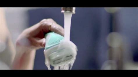 Schick Intuition f.a.b. TV Spot, 'Shave in Both Directions Effortlessly'