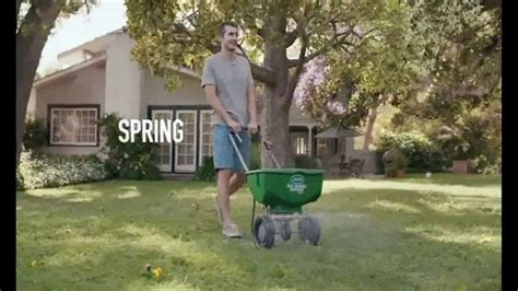 Scotts Turf Builder TV Spot, 'Feed Your Lawn' featuring Phil McKee