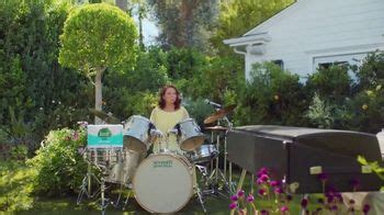 Seventh Generation Recycled Bath Tissue TV Spot, 'Trees and B's' Featuring Maya Rudolph