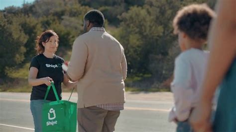 Shipt TV Spot, 'Over-Delivering Delivery: Groceries'
