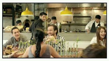 Silka TV Spot, 'Daniel el camarero'