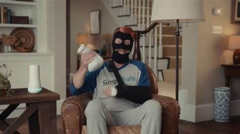 SimpliSafe TV Spot, 'At Home With Robbert: Blindfolded' featuring Peter Davis