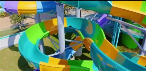 Six Flags Arlington TV commercial - Libera tus emociones: Banzai Pipeline