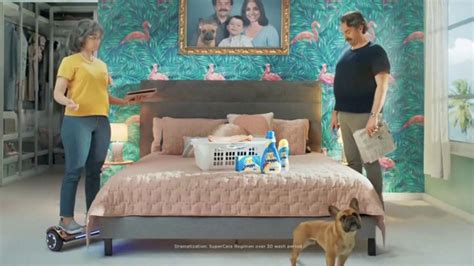 Snuggle SuperCare TV Spot, 'Looking Newer for a Long Time'