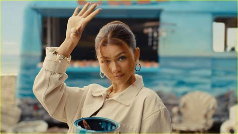 Squarespace Super Bowl 2022 TV Spot, 'Sally's Seashells' Featuring Zendaya, André 3000 created for Squarespace