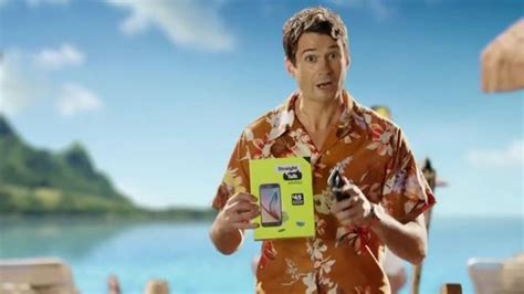 Straight Talk Wireless TV Spot, 'Samsung Galaxy S5: Hawaii Snorkle' featuring Brandon J. Sornberger