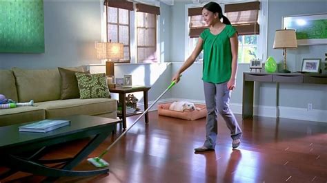 Swiffer TV Commercial 'Garage Love' Song by the Isley Brothers featuring Blaze Berdahl