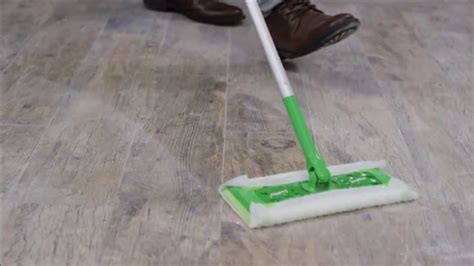 Swiffer TV Spot, 'Ion Television: Furry Friend' Featuring Martin Amado