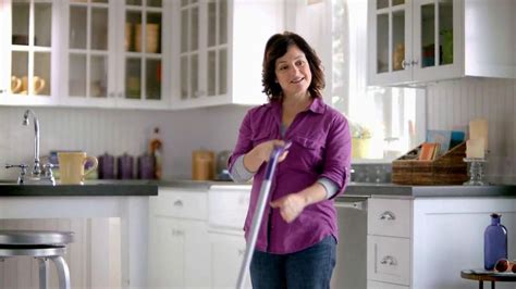 Swiffer Wet Jet TV Spot, 'Relaxing on the Porch' featuring Melissa Greenspan