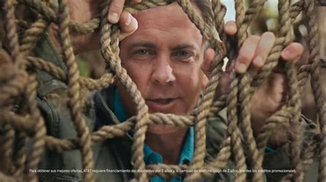 T-Mobile TV Spot, 'Jungle Net' con Carlos Ponce featuring Carlos Ponce