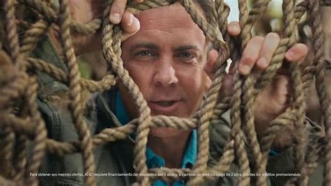T-Mobile TV Spot, 'Red de la selva' con Carlos Ponce