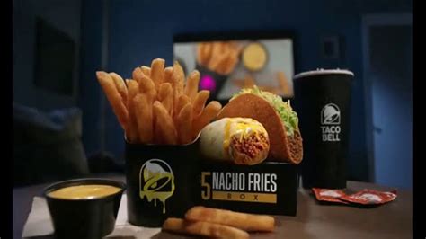 Taco Bell $5 Nacho Fries Box TV Spot, 'El futuro' featuring Ruben Raffo