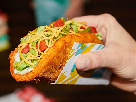 Taco Bell Naked Chicken Chalupa logo
