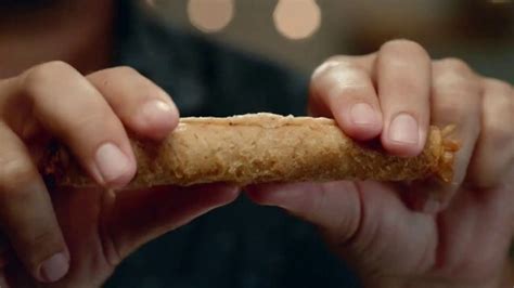 Taco Bell Rolled Chicken Tacos TV Spot, 'Sunset Heart Hands' featuring Abigail Klein