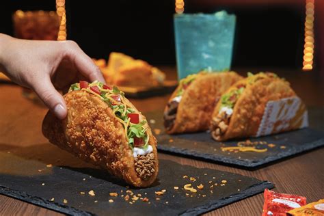 Taco Bell Toasted Cheddar Chalupa Box logo