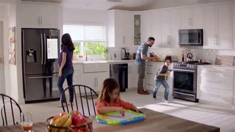 The Home Depot Memorial Day Savings TV Spot, 'Paint Projects' featuring Denisse Paredes
