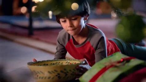 The Home Depot TV Spot, 'Celebración de Navidad' featuring Liam James Ramos