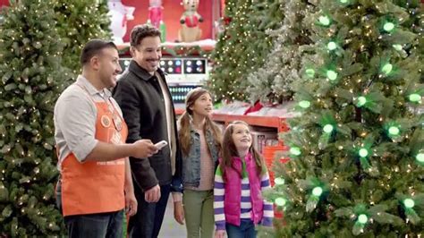 The Home Depot TV commercial - Una Navidad Nuestra