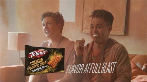 Totino's Cheddar Blasted Crust Pepperoni Rolls TV Spot, 'Full Blast' featuring Alex Walsh
