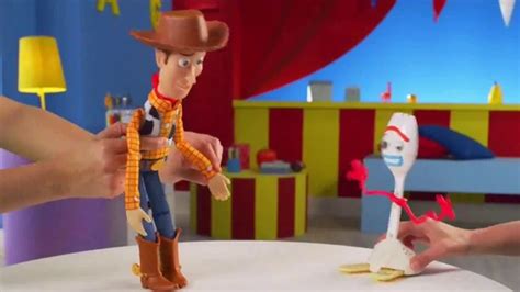 Toy Story 4 Deluxe Talking Action Figures TV Spot, 'Unique Fun Features'