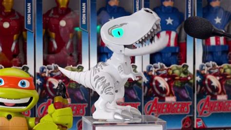 Toys R Us Cyber Week Sale TV Spot, 'Chomplingz' created for Toys R Us