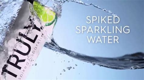 Truly Spiked & Sparkling TV Spot, 'Paddle Board'