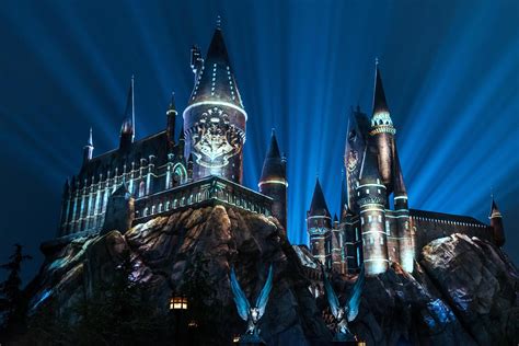 Universal Studios Hollywood TV Spot, 'Nighttime Lights at Hogwarts Castle' created for Universal Studios Hollywood
