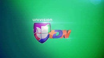 Univision Communications, Inc. TV Spot, 'Tarjeta amarilla'