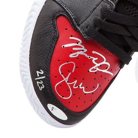 Upper Deck Store Michael Jordan & Serena Williams Autographed Inscribed Jordan 1 Shoes logo