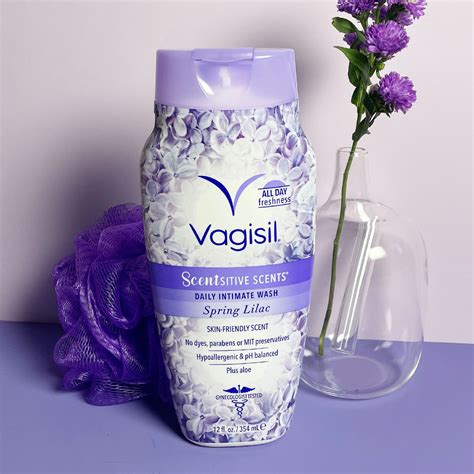 Vagisil Scentsitive Scents Spring Lilac Daily Intimate Wash logo