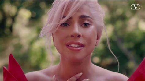 Valentino Fragrances Voce Viva TV Spot, 'Antes del amor' con Lady Gaga