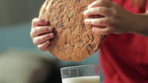 Verizon More Everything Plan TV commercial - Bigger Cookie
