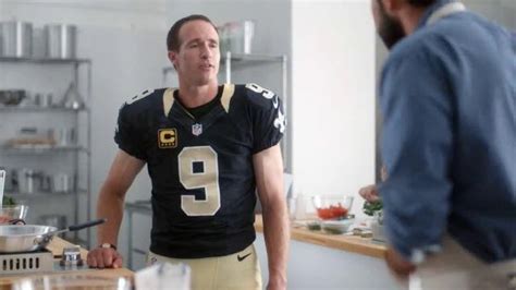 Verizon NFL Mobile TV Spot, 'Cooking Class' Featuring Drew Brees featuring Alexis Krause