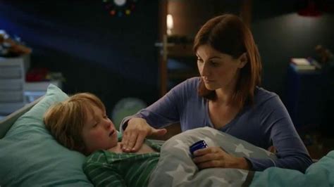 Vicks VapoRub TV Spot, 'Family Awake'