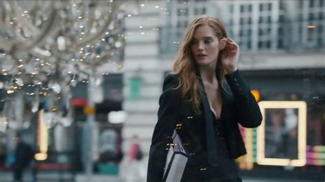 Victoria's Secret TV Spot, 'Holidays: Angels Abroad: Free Tote'