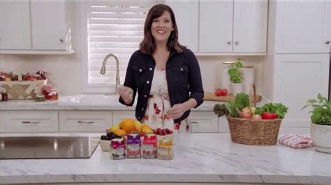 VitaFusion Organic Gummy Vitamins TV Spot, 'Ion: Farmer's Market' Featuring Lauren O'Quinn