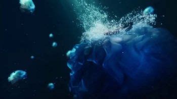 Vitaminwater Ice Zero TV Spot, 'Bath Dream'