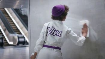 Viva Vantage Towels TV Spot, 'Subway' featuring Danelle Corbin